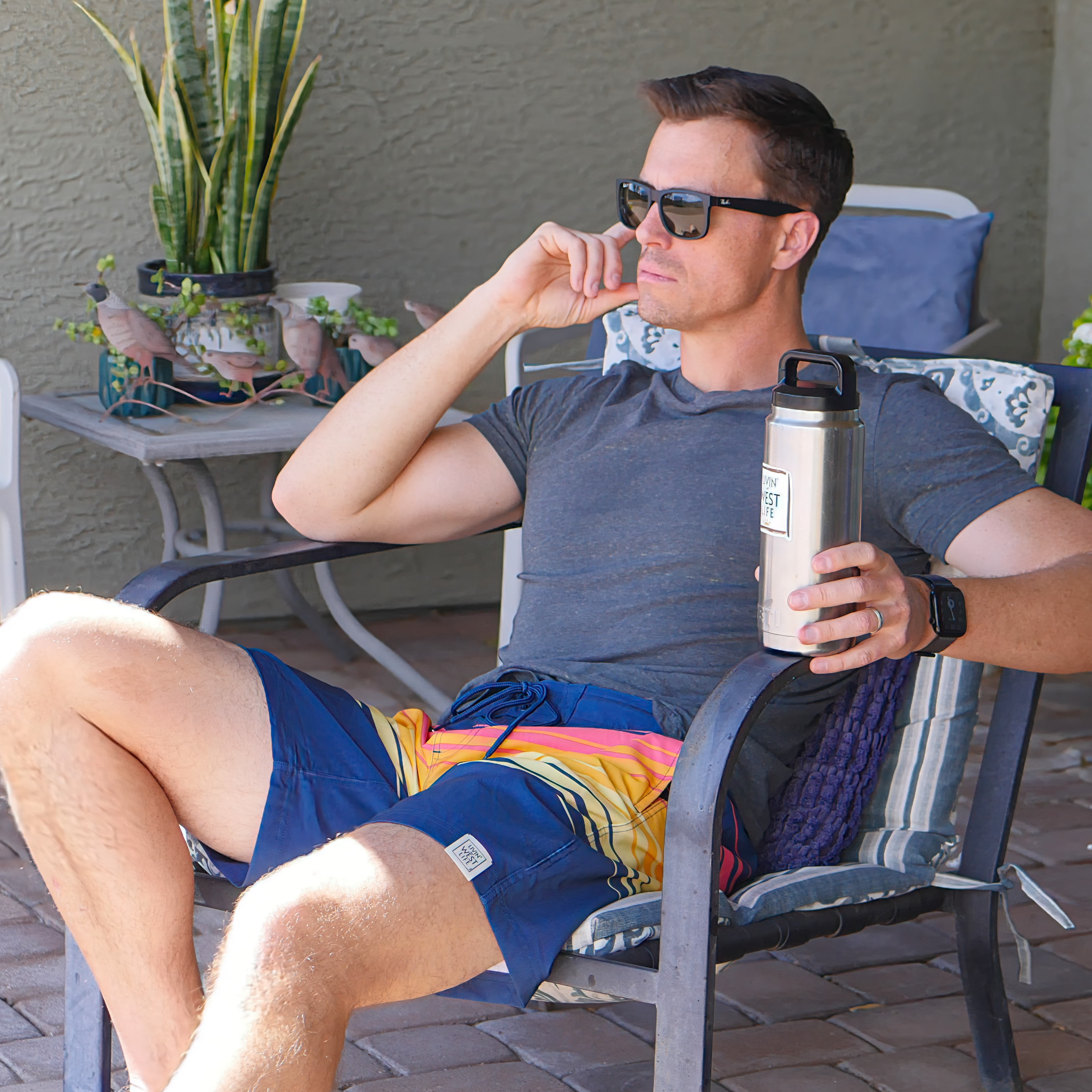 LIVIN' AT THE KNEE SUNBURST 9" BOARD SHORTS